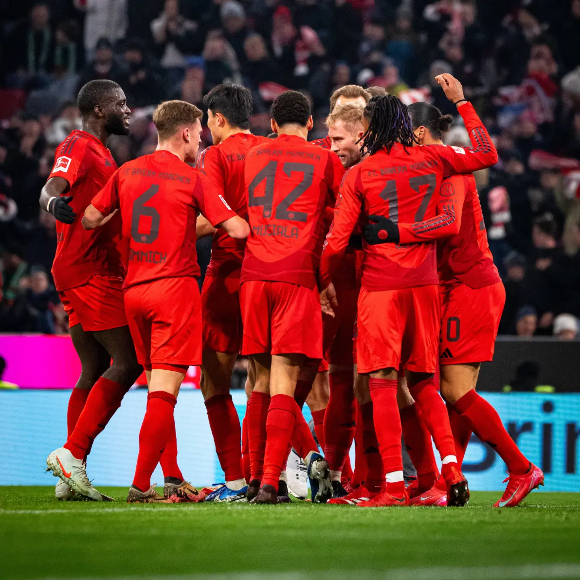 爱游戏全站-德布劳内意外战胜拜仁，战术调整引爆全场！热度持续攀升(实况足球德布劳内)