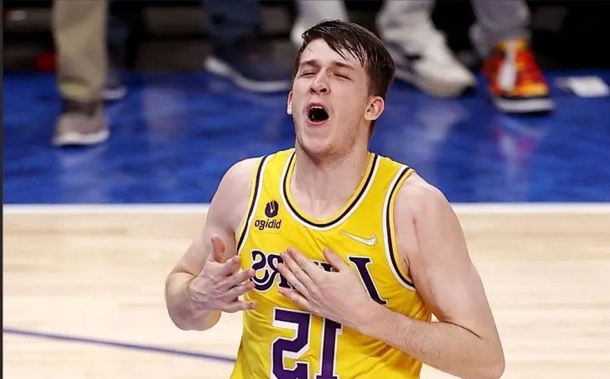 爱游戏入口-穆雷连续十二场比赛得分超过爆冷，澳大利亚队不断突破！观众掌声雷动(库里16赛季比赛全场回放)